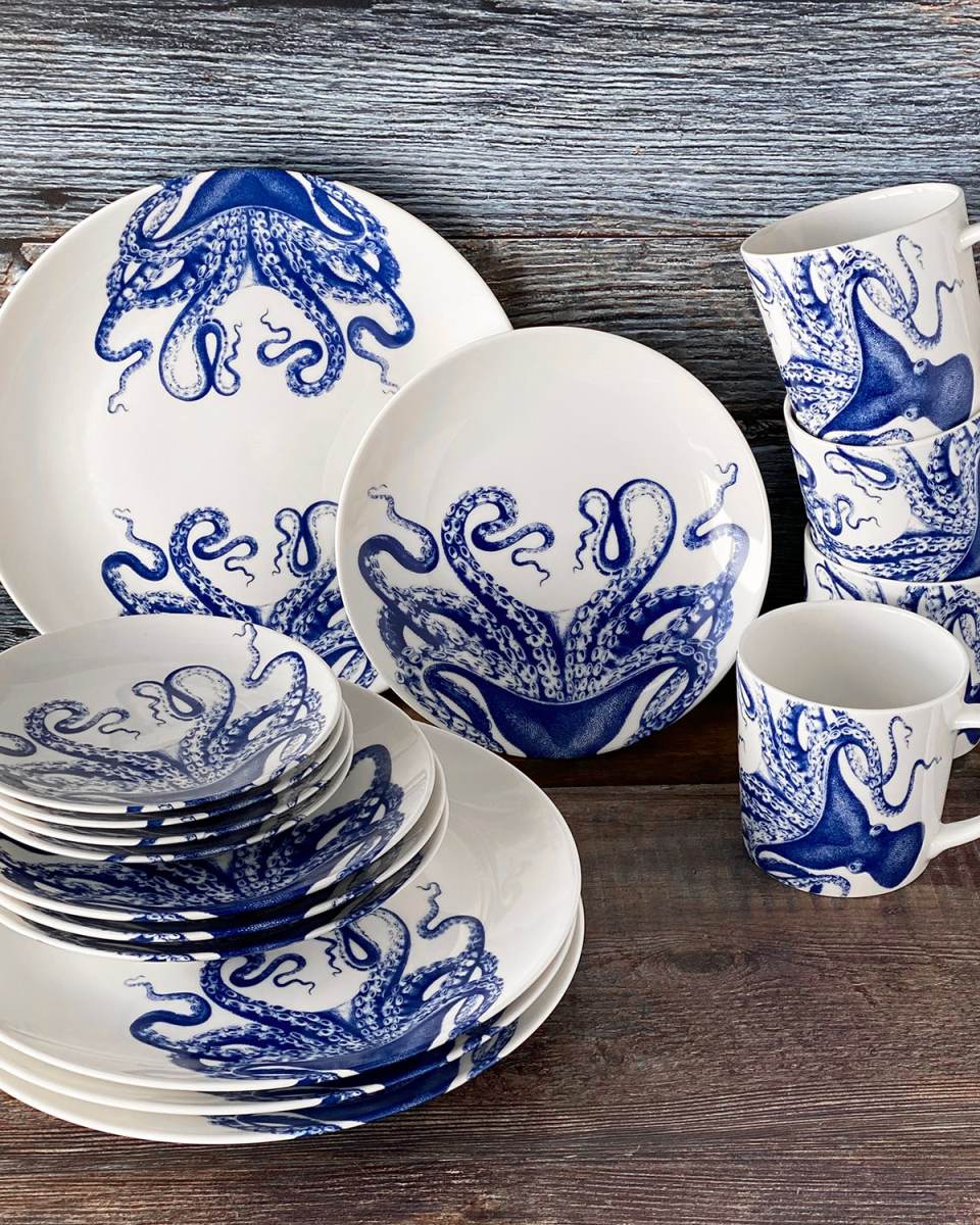 Blue Lucy 16-Piece Place Setting Set